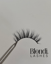 Load image into Gallery viewer, Chy