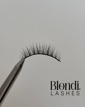 Load image into Gallery viewer, Lois